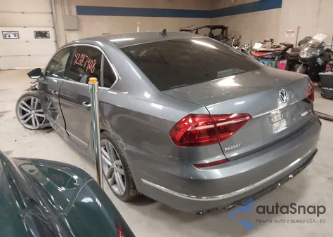 2017 Volkswagen Passat 1.8T R-Line из США, поврежденный, VIN 1VWDT7A35HC063306